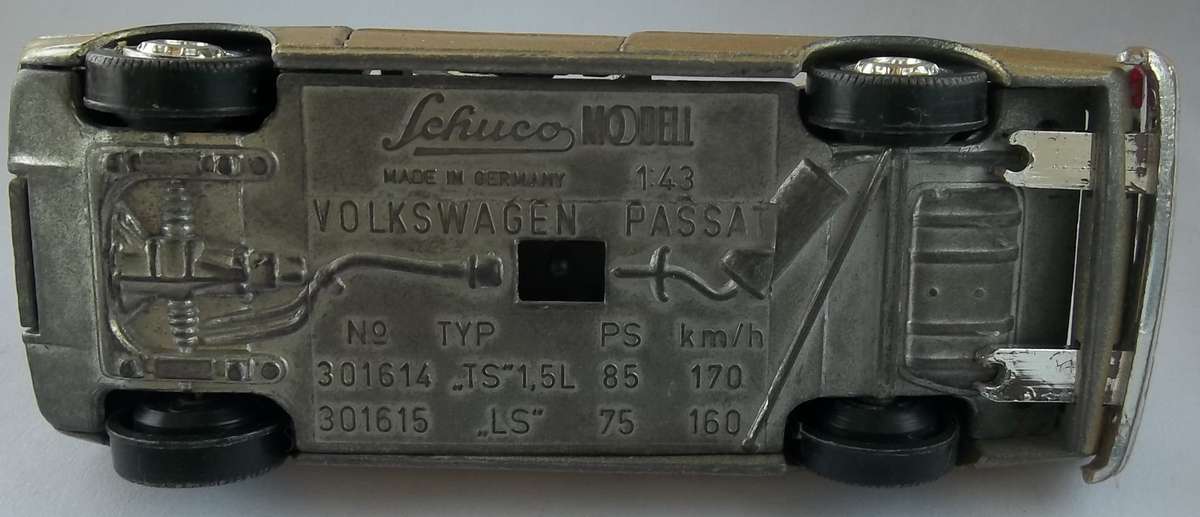 Schuco 1:43 Scale VW Volkswagen PASSAT Gold Made in Germany Larger Scale similar to Dinky Scale Rare