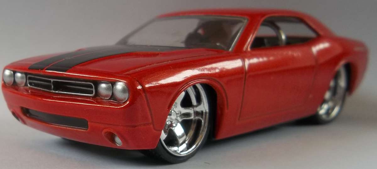 Hot Wheels 1/43 LARGER Scale Dodge Challenger Concept RUBBER TYRE Detailed Engine Hotwheels MATCHBOX