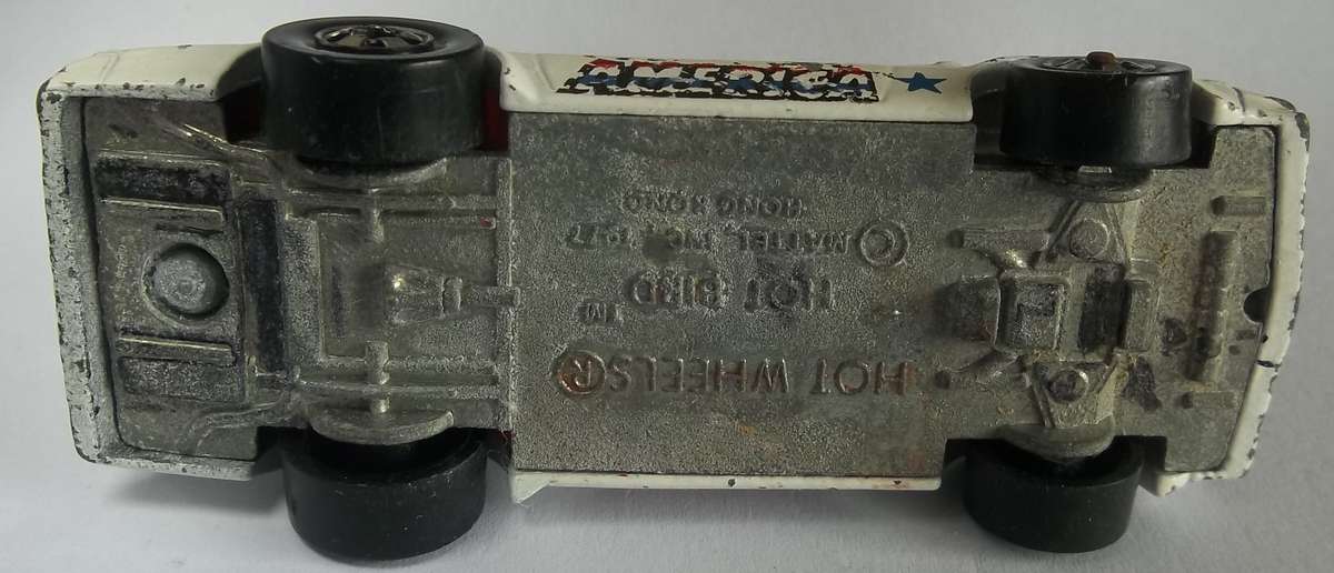 Hot Wheels Hot Bird Pontiac Firebird  Matchbox Scale Model Car Made in 1977 Vinage Model HOTWHEELS