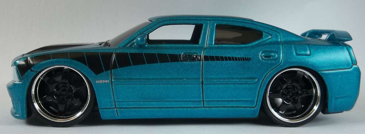 Hot Wheels 1/43 LARGER Scale Dodge Charger SRT8 RUBBER TYRES + TREAD Detail Interior Hotwheels