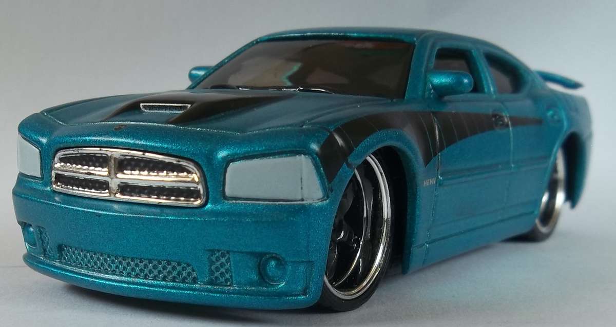 Hot Wheels 1/43 LARGER Scale Dodge Charger SRT8 RUBBER TYRES + TREAD Detail Interior Hotwheels