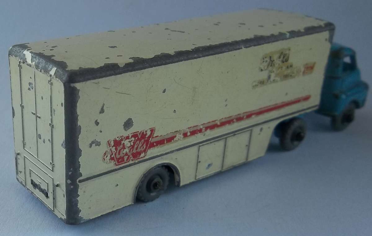 MATCHBOX Lesney 1-75 SERIES REGULAR WHEELS  MAJOR PACK #2 Bedford Articulated Walls Ice Cream 1966