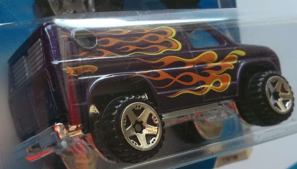 Hot Wheels HEAT FLEET Baja Breaker HOTWHEELS Like Matchbox scale 2009 Model Car