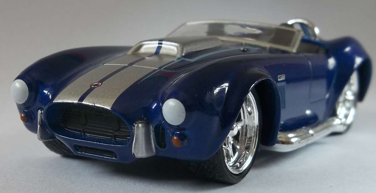 Hot Wheels 1/43 LARGER Scale 1965 Ford Shelby Cobra RUBBER TYRES  Detail Interior Hotwheels MATCHBOX