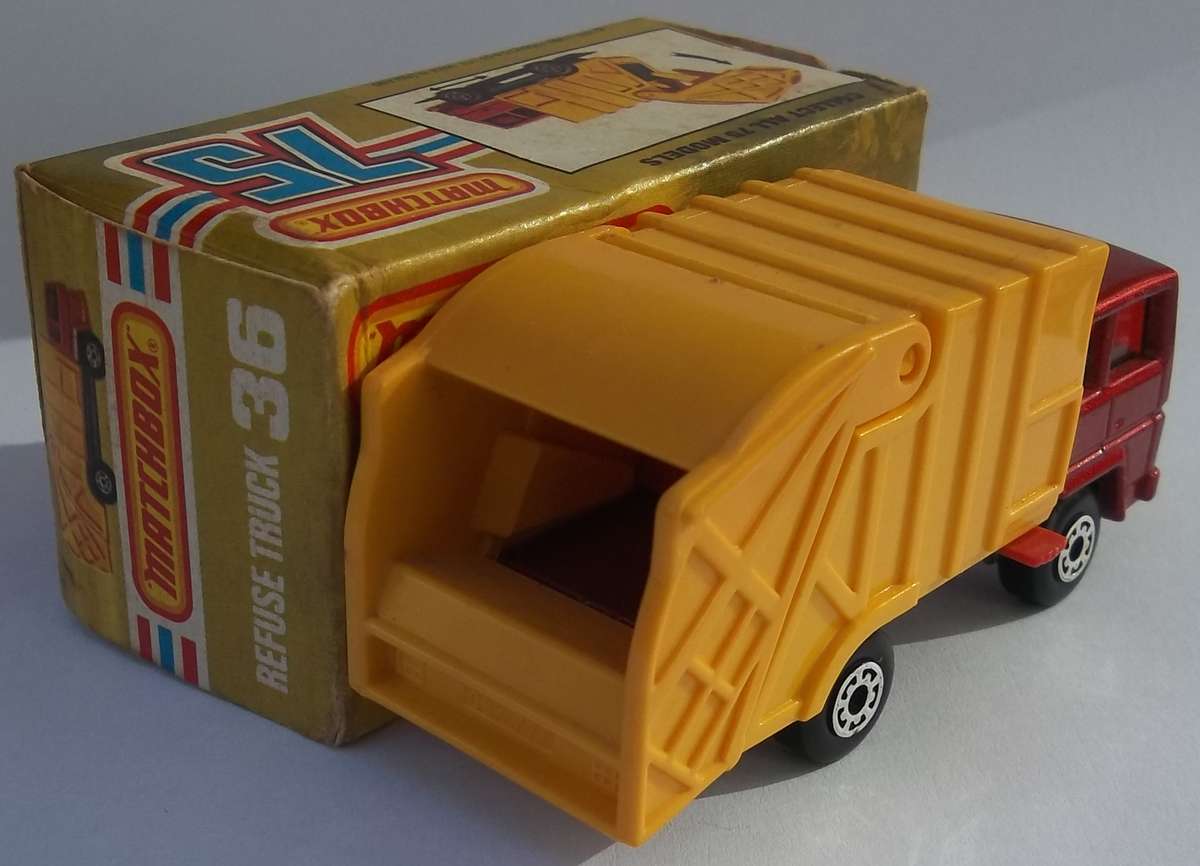 MATCHBOX Lesney Superfast #36 Refuse Truck 1979 Made in England Car BOXED Vintage 1979 model car
