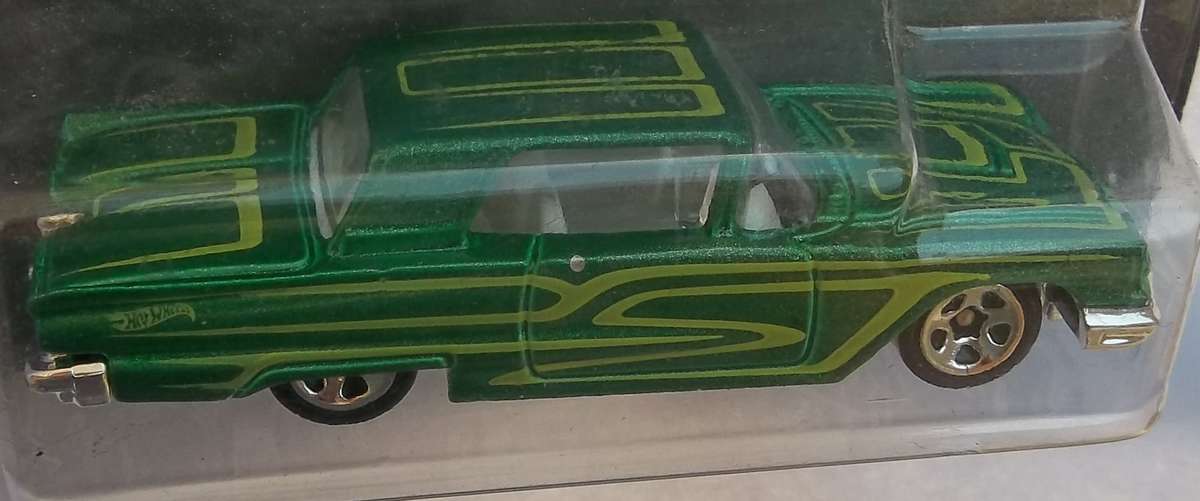 Hot Wheels 1958 Ford Thunderbird Made in 2016 HOTWHEELS SIMILAR SCALE TO MATCHBOX