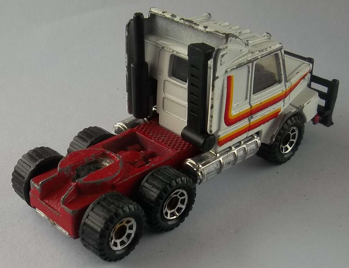MATCHBOX Scania 142 Truck Horse  RARE MODEL 1985 Vintage Model