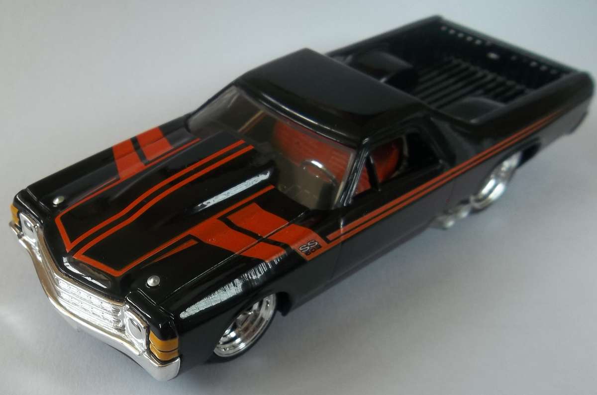 Hot Wheels 1/43 LARGER Scale Chevrolet El Camino Bakkie RUBBER TYRES + TREAD Detailed Hotwheels