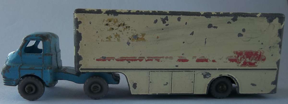MATCHBOX Lesney 1-75 SERIES REGULAR WHEELS  MAJOR PACK #2 Bedford Articulated Walls Ice Cream 1966
