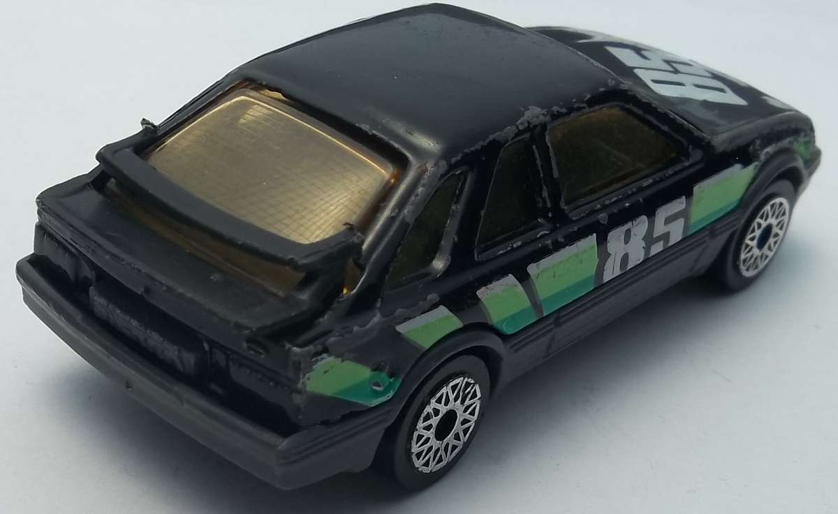 MATCHBOX Lesney Superfast Ford Sierra Vintage 1990's Made in Macau Racing Numbers