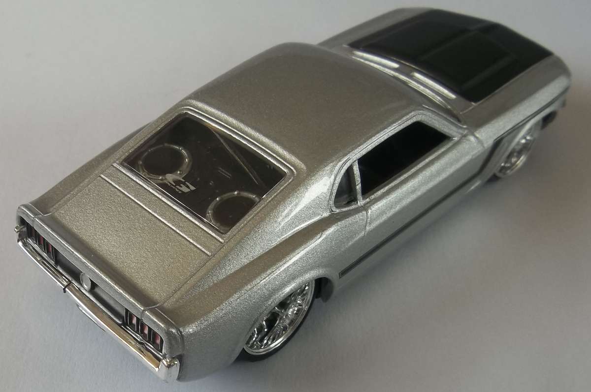 Hot Wheels 1/43 LARGER Scale 1970 Ford Mustang RUBBER TYRE Detailed Hotwheels MATCHBOX