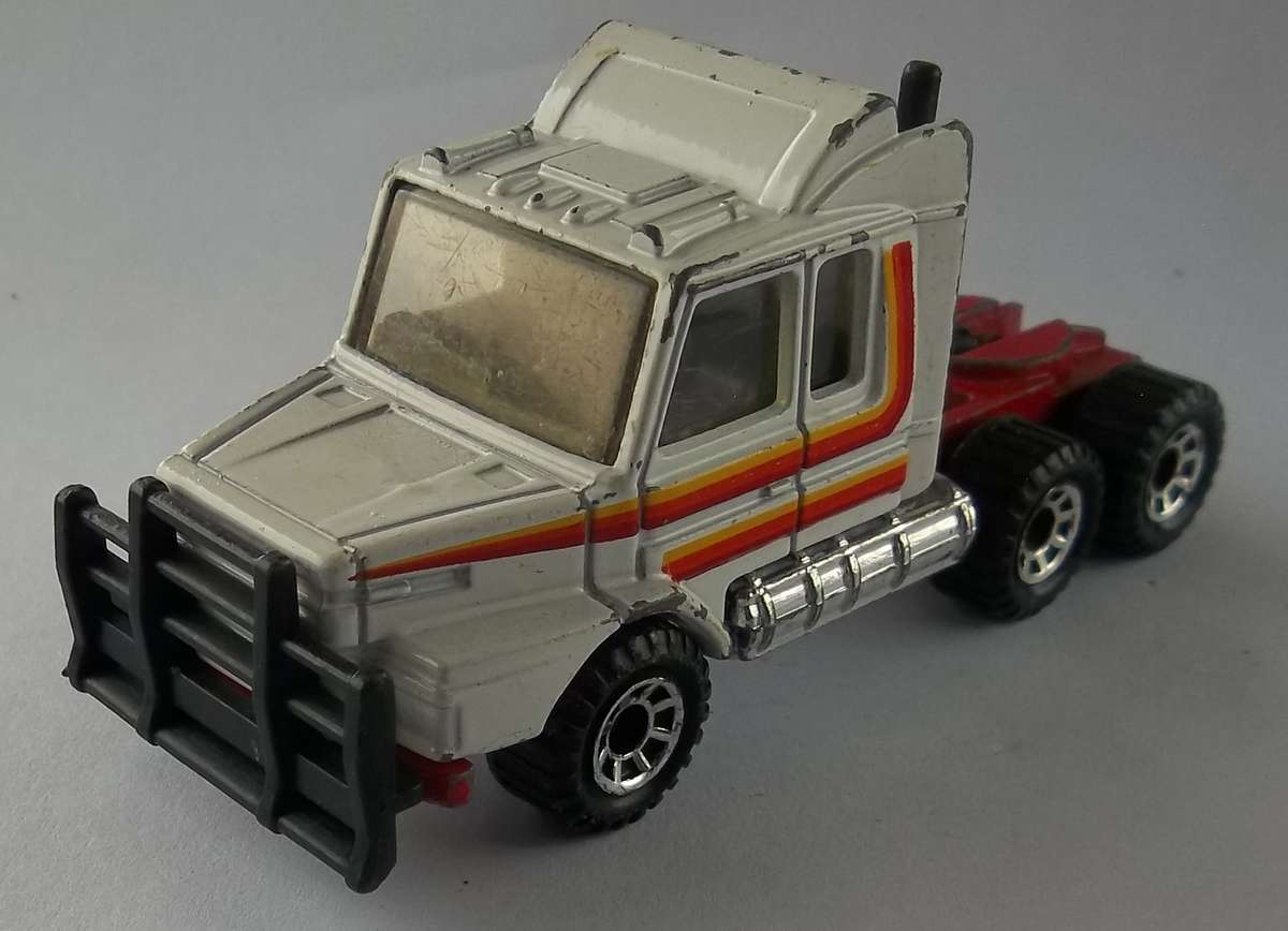 MATCHBOX Scania 142 Truck Horse  RARE MODEL 1985 Vintage Model