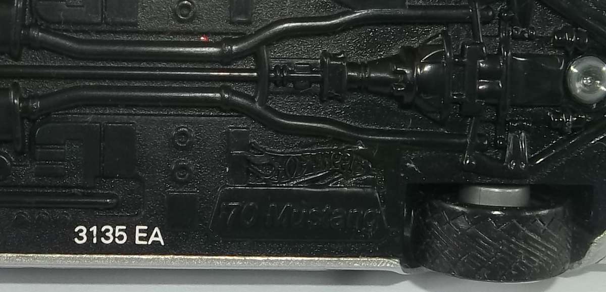 Hot Wheels 1/43 LARGER Scale 1970 Ford Mustang RUBBER TYRE Detailed Hotwheels MATCHBOX