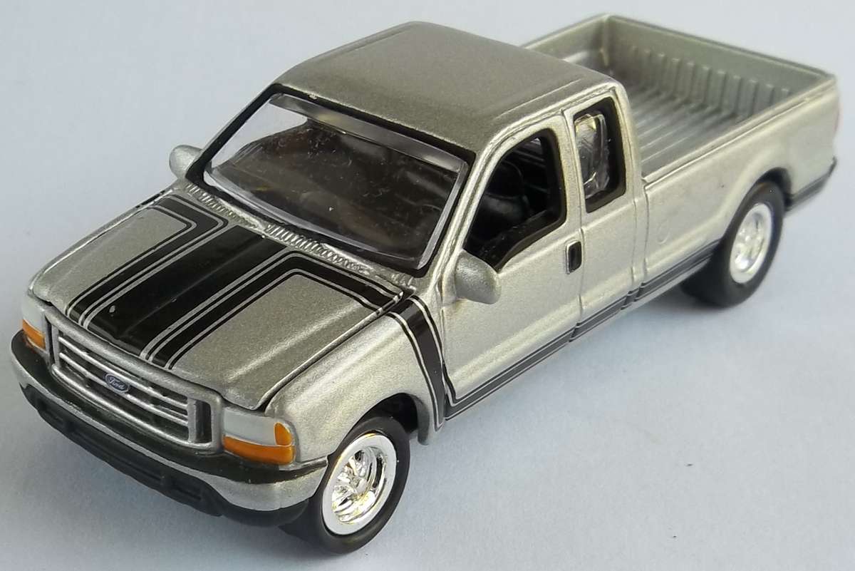 JOHNNY LIGHTNING Ford Bakkie Long Wheels base Similar Scale to Matchbox 1/64 scale