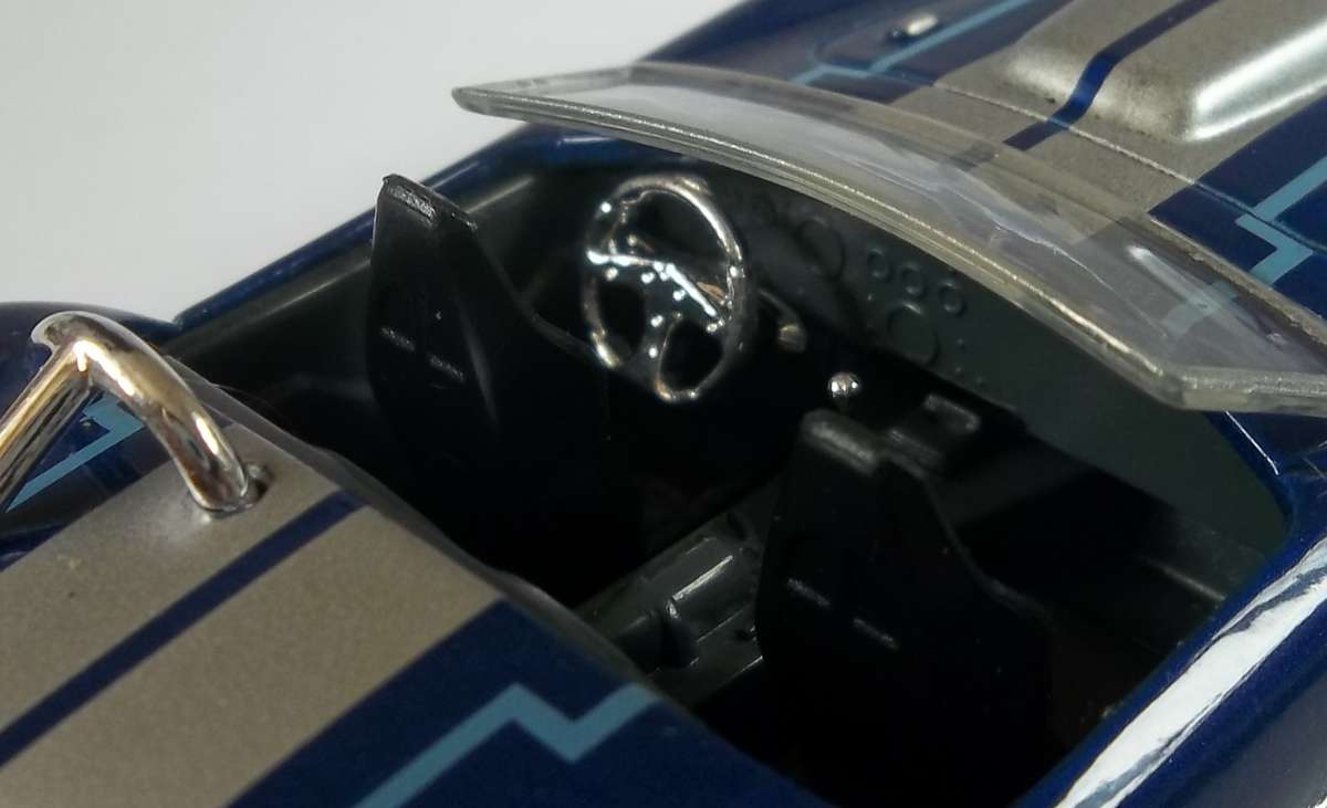 Hot Wheels 1/43 LARGER Scale 1965 Ford Shelby Cobra RUBBER TYRES  Detail Interior Hotwheels MATCHBOX