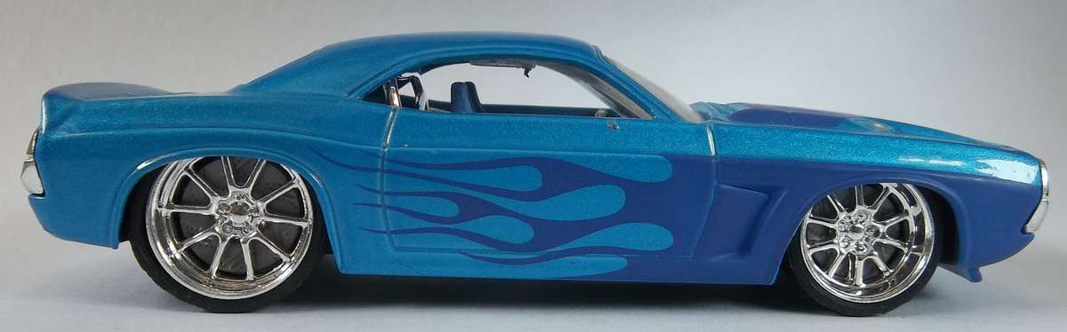 Hot Wheels 1/43 LARGER Scale 1971 Challenger RUBBER TYRES + TREAD Detail Interior 6 photos Hotwheels