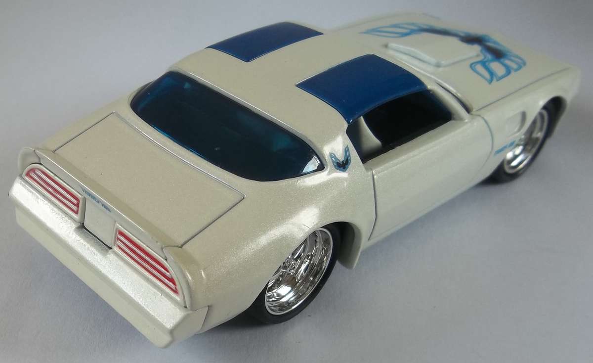 Hot Wheels 1/43 LARGER 1978 Pontiac Trans Am RUBBER TYRES  Detailed Interior Hotwheels MATCHBOX