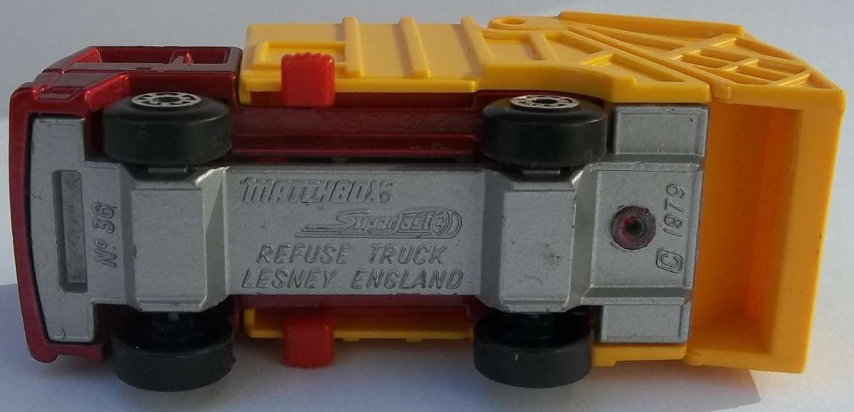 MATCHBOX Lesney Superfast #36 Refuse Truck 1979 Made in England Car BOXED Vintage 1979 model car