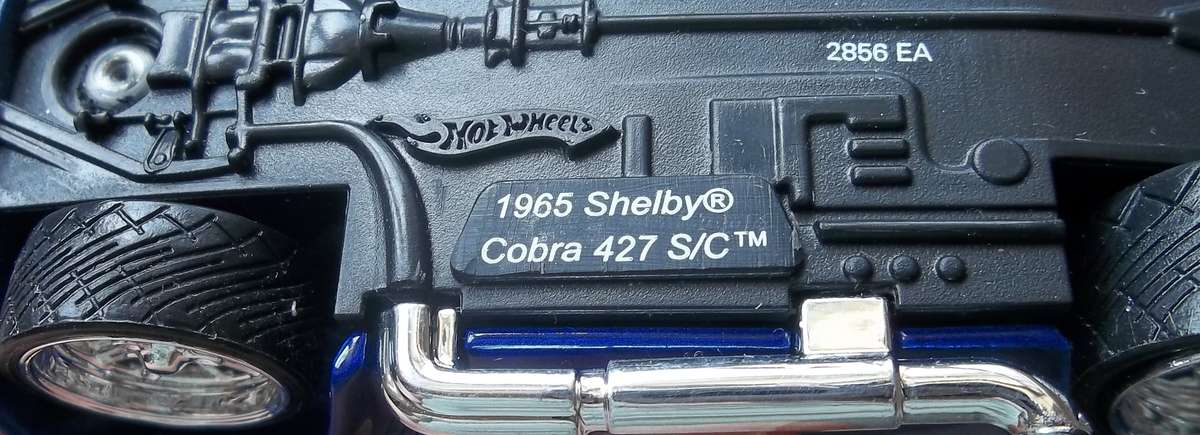Hot Wheels 1/43 LARGER Scale 1965 Ford Shelby Cobra RUBBER TYRES  Detail Interior Hotwheels MATCHBOX