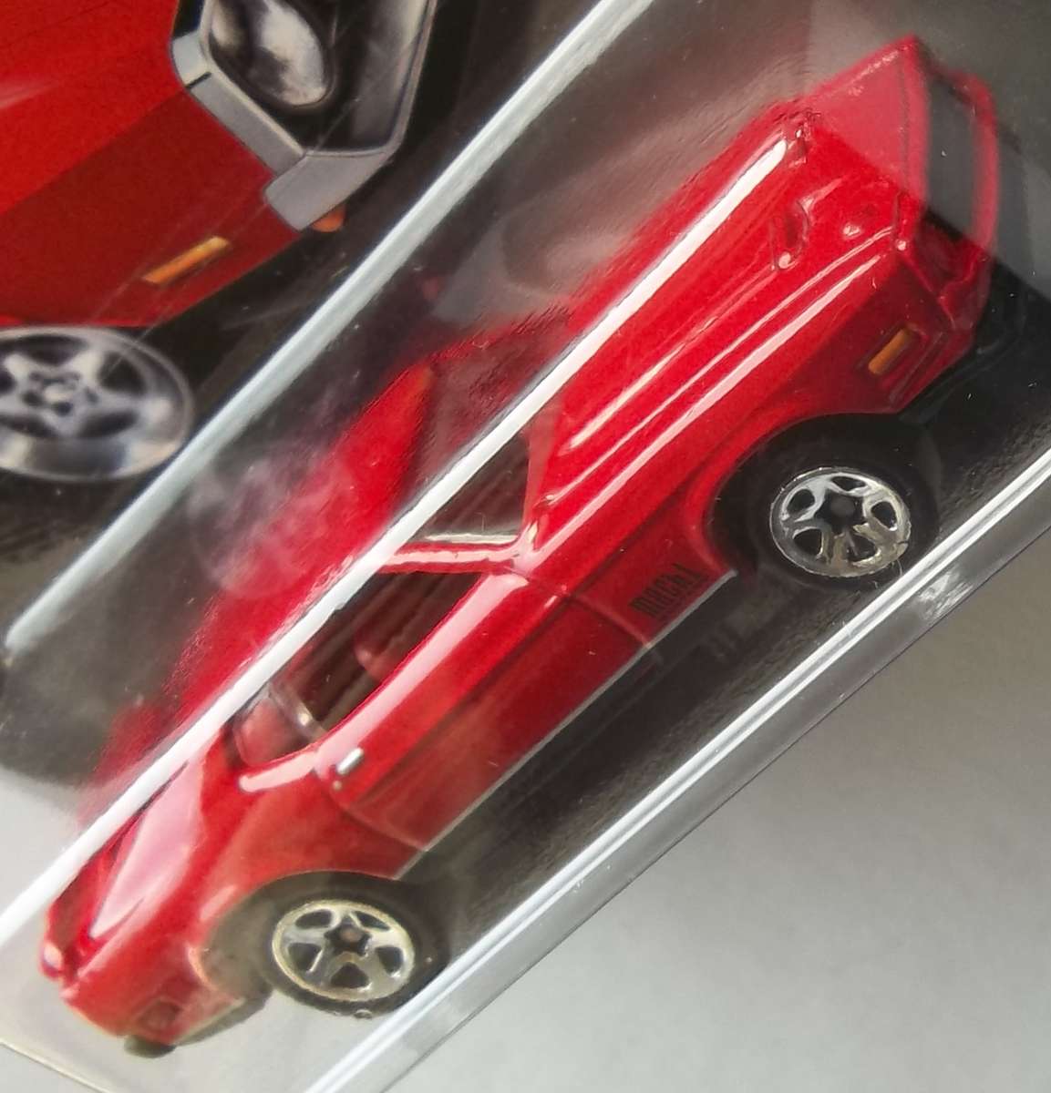 HOT WHEELS JAMES BOND 007 SERIES 1971 Ford Mustang Mach 1 HOTWHEELS similar Scale to Matchbox 2014