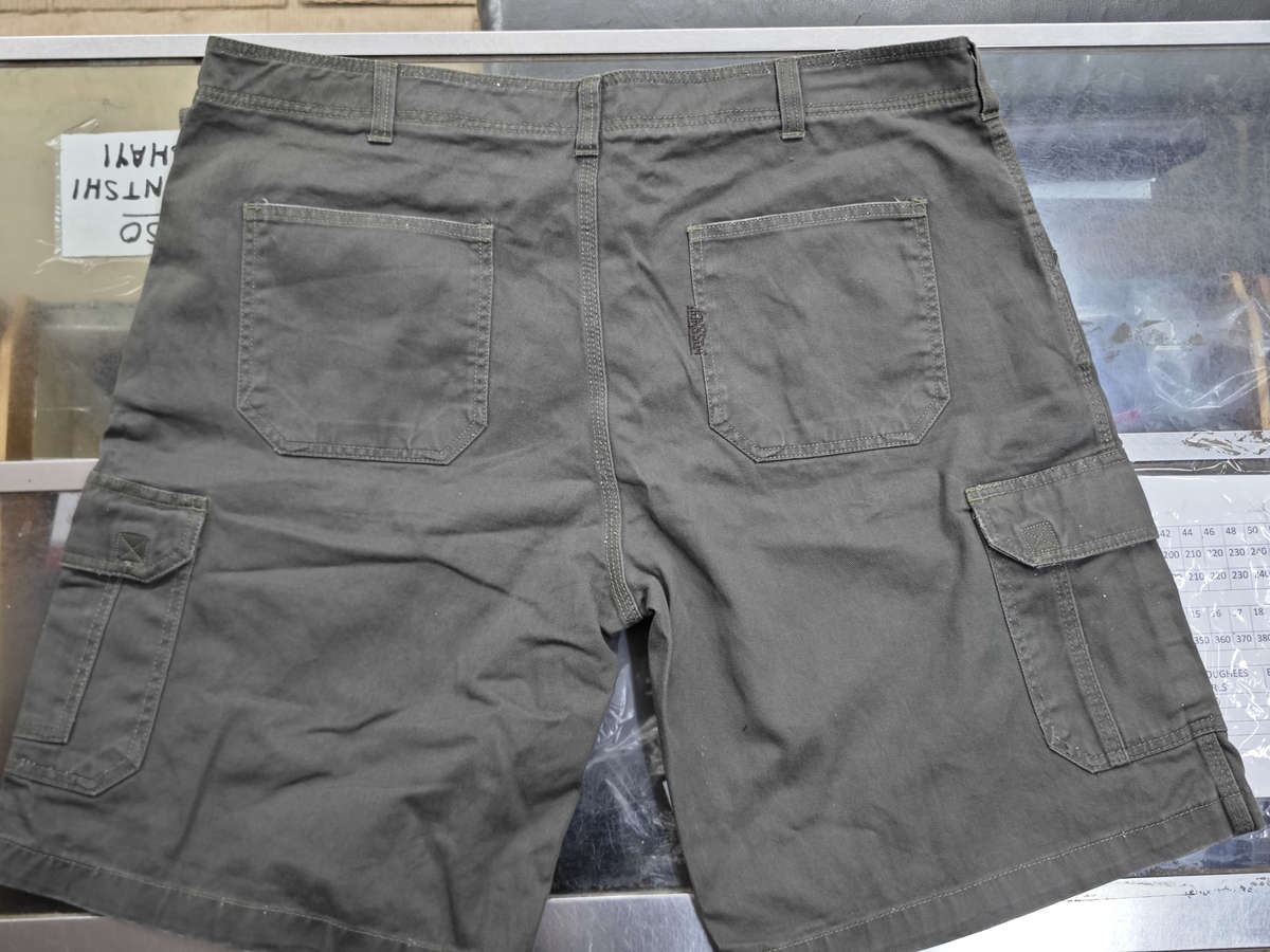 JONSSON OLIVE CARGO SHORTS