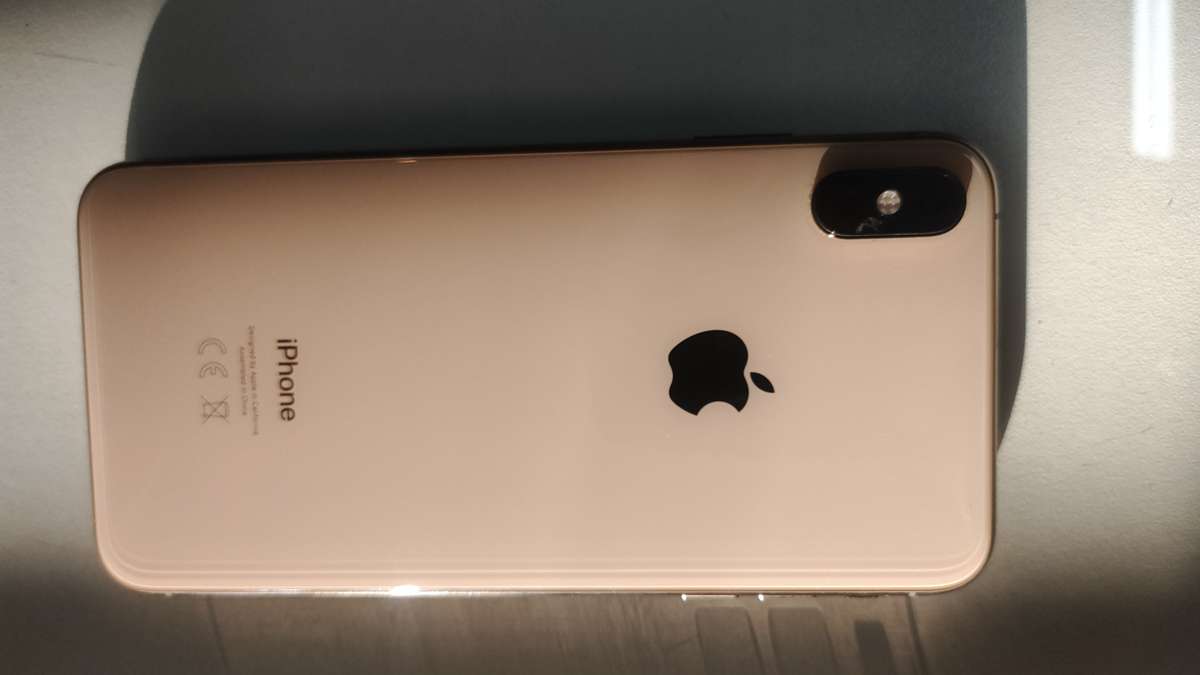 iPhone XS MAX | Rose Gold | 64GB | Includes Box + Accessories + FREE Case | READ