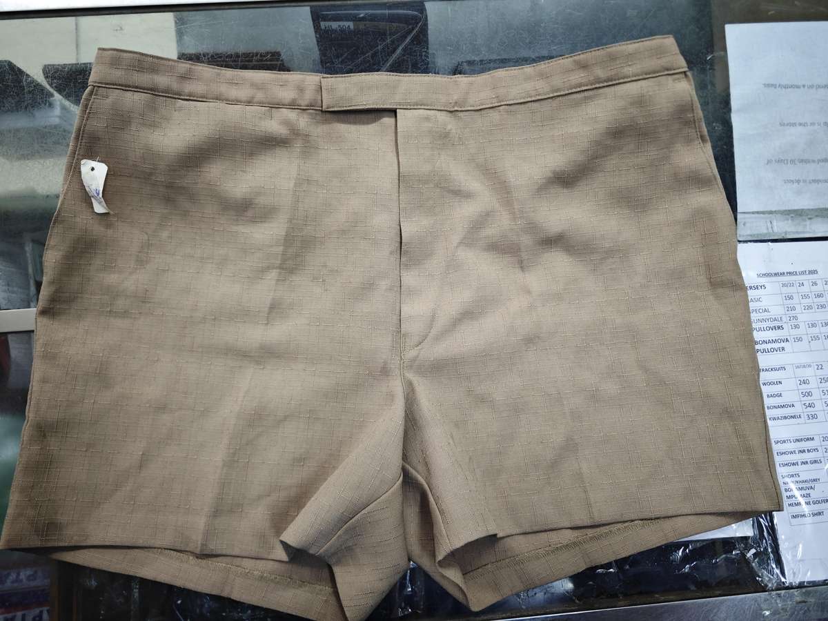 SAFARI SHORTS TAN SIZE 46