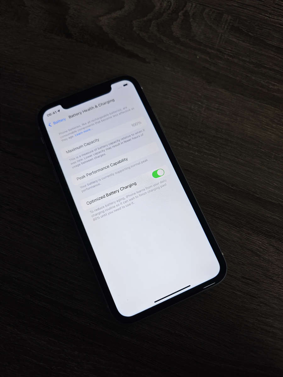 iPhone XR White 64GB