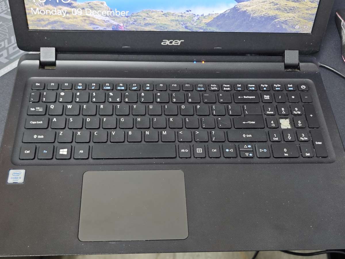 Acer Aspire 6th Gen i5 6200U/ 8GB RAM/ 256GB SSD *read*