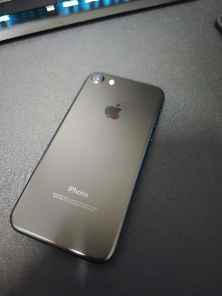iPhone 7 128GB Black - REFURBISHED