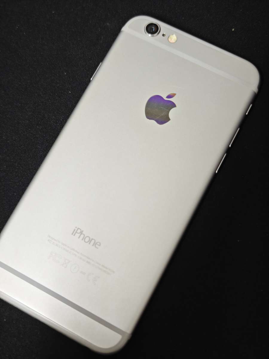 `iPhone 6 64GB Silver *READ*