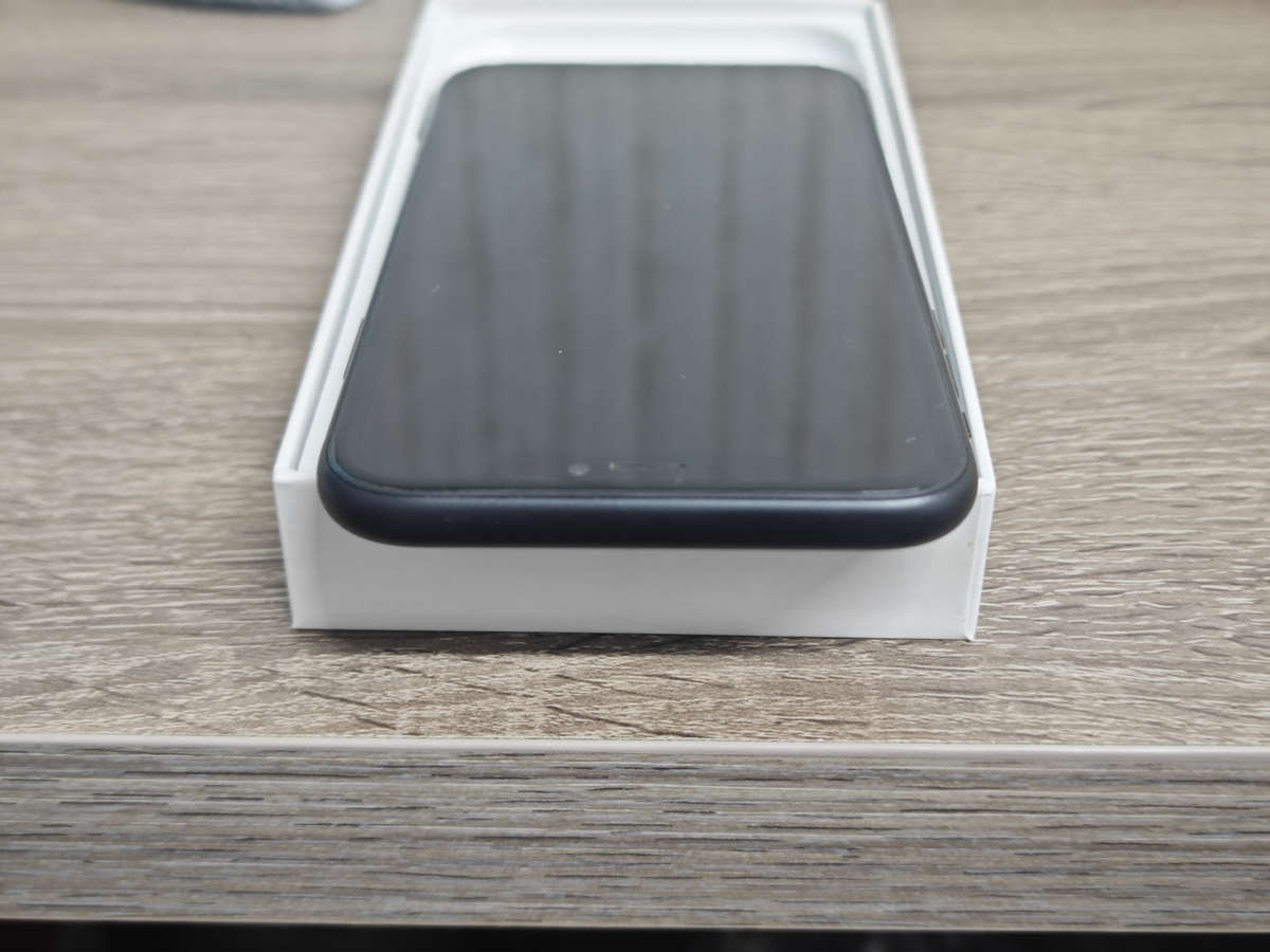 iPhone XR 128GB Black