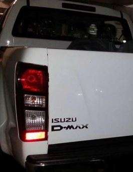 Left Non LED Tail Light Brake Lamp Red Shell with Bulb for Isuzu Dmax : Perfect Timing