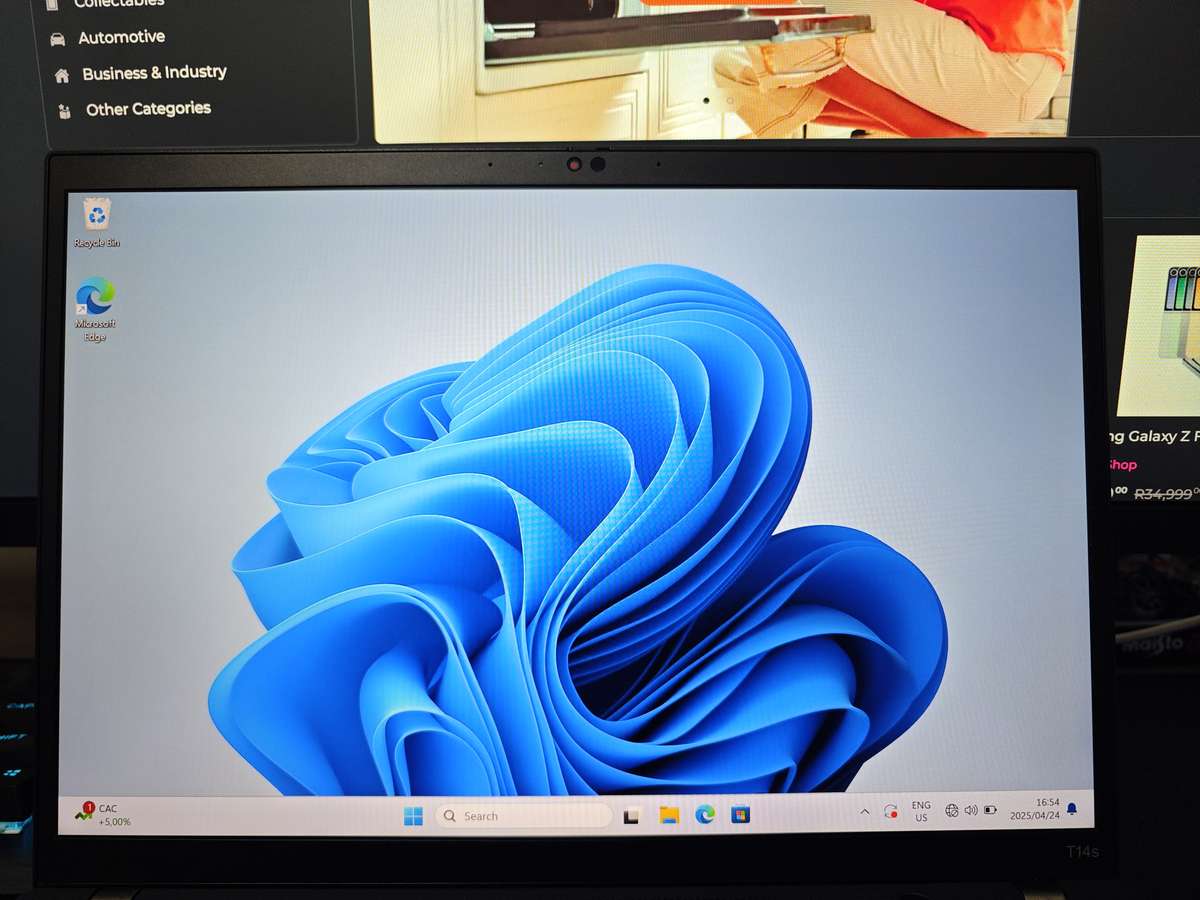 Lenovo ThinkPad T14s Gen 3 Touchscreen Laptop | 12th Gen i5 / 14' FHD / 16GB RAM / 256GB SSD