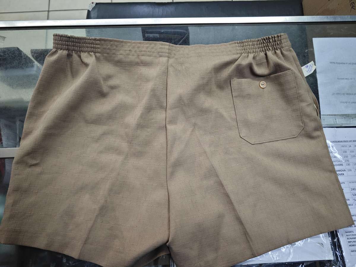 SAFARI SHORTS TAN SIZE 46