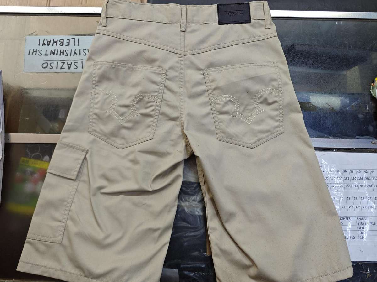 BAZZONI KHAKI SHORTS