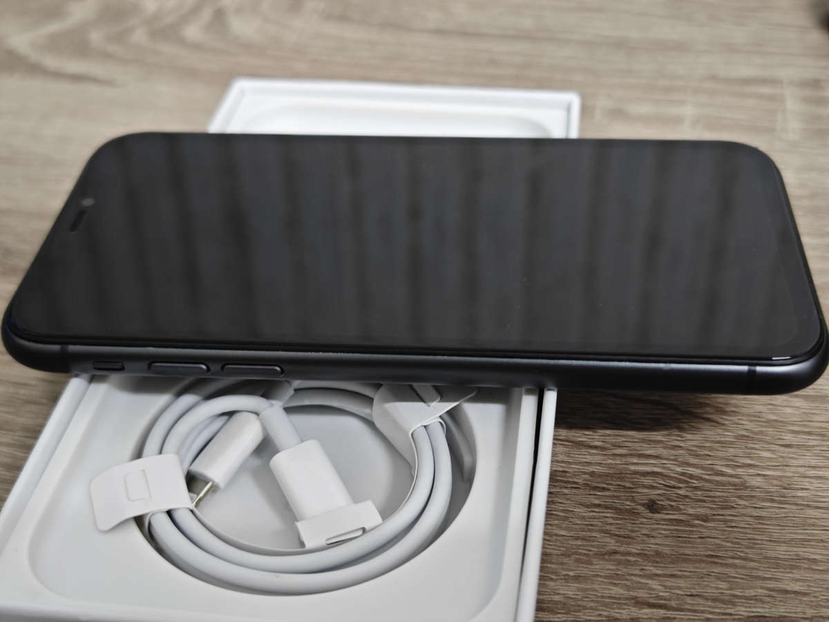 iPhone 11 64GB Black