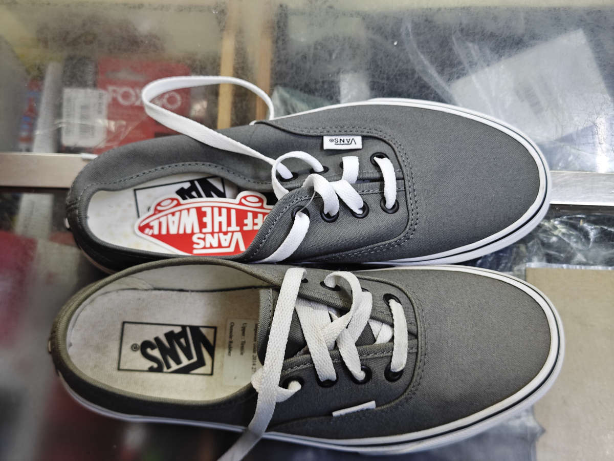 VANS AUTHENTIC GREY SNEAKERS SIZE 5 (SEE PICS)