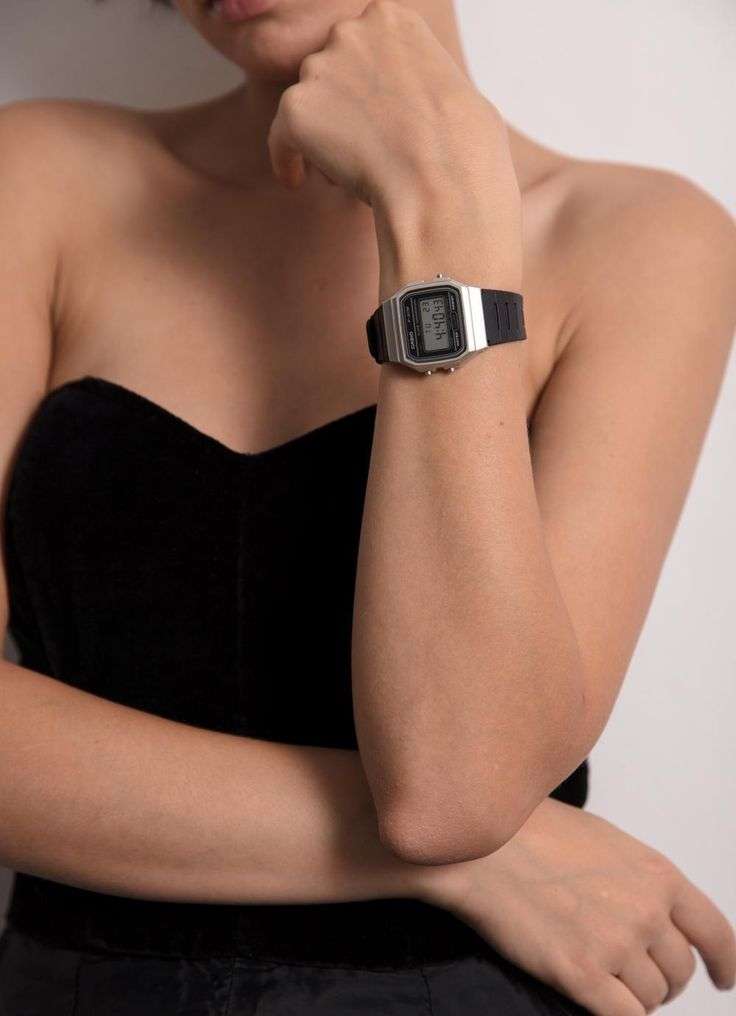 Casio Unisex Classic Quartz Watch with Resin Strap, Black, 18 (Model: F-91WM-7ACF)