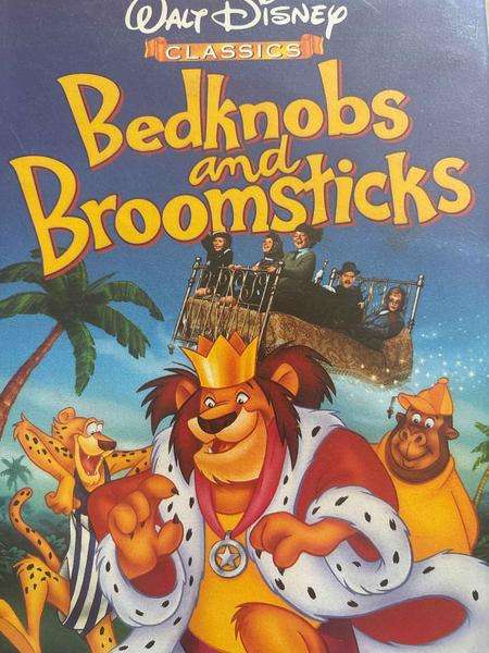 Bedknobs and Broomsticks : Fantasy / Musical : VHS