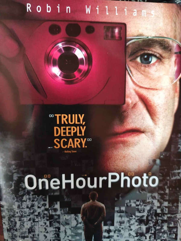 One Hour Photo : Mark Romanek : Thriller / Drama : DVD