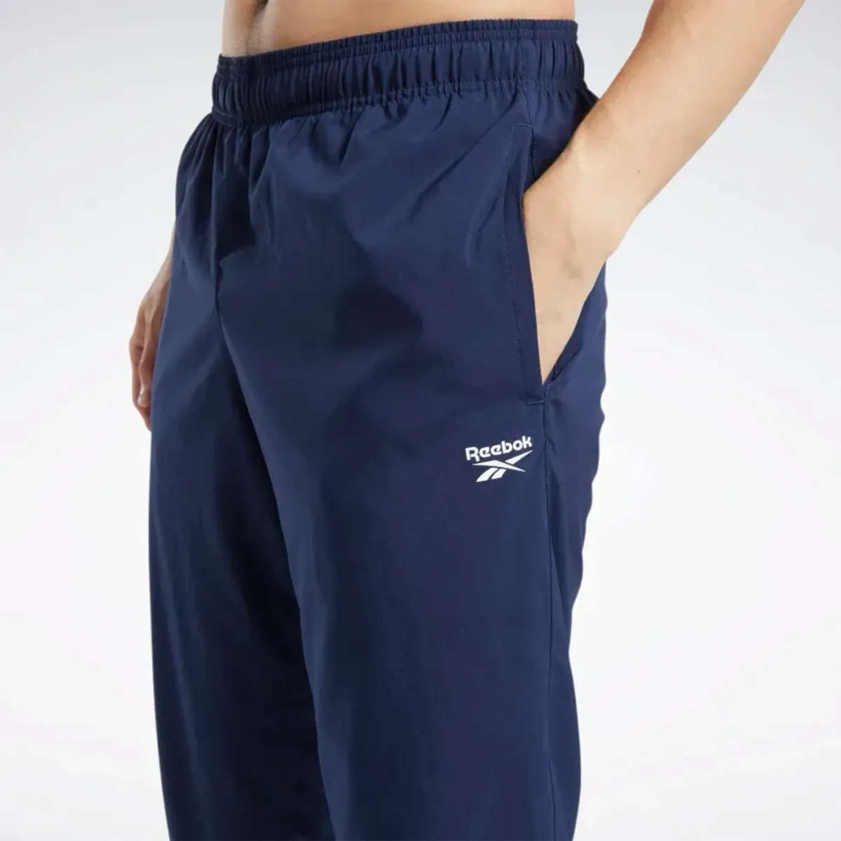 REEBOK WOOVEN TRACKPANTS NAVY RETAIL R700