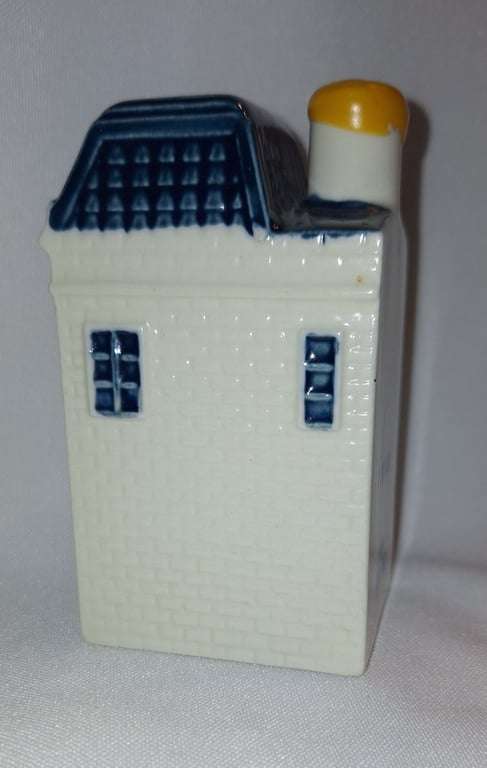 Delft Blue House exclusively made for  KLM by BOLS Royal Distilleries # 43
