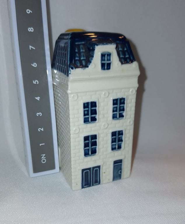 Delft Blue House exclusively made for  KLM by BOLS Royal Distilleries # 43