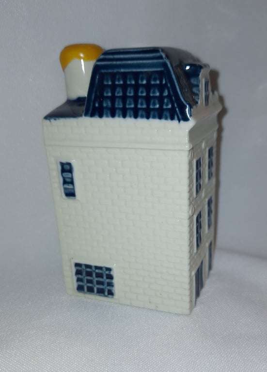 Delft Blue House exclusively made for  KLM by BOLS Royal Distilleries # 43