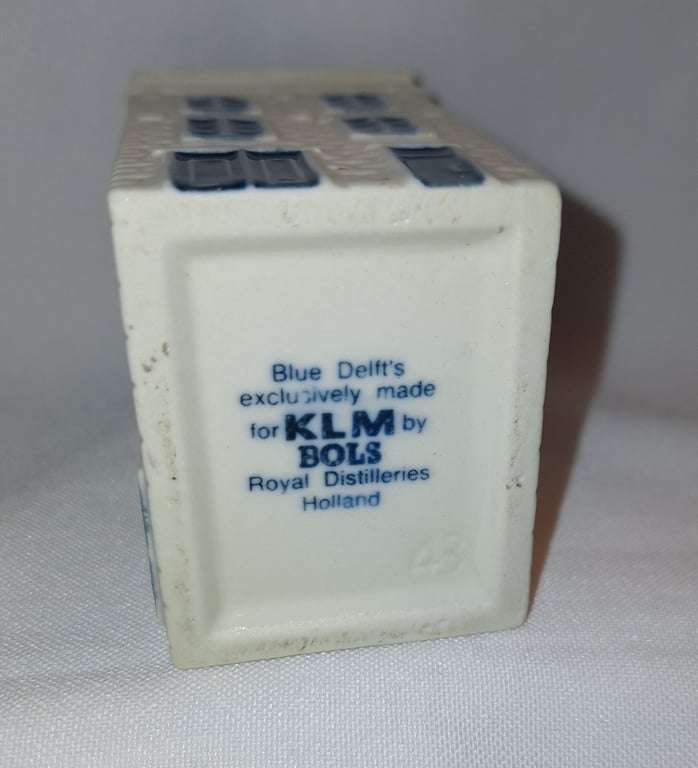 Delft Blue House exclusively made for  KLM by BOLS Royal Distilleries # 43