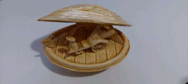Japanese Celluloid Clam Shell Diorama - Rickshaw