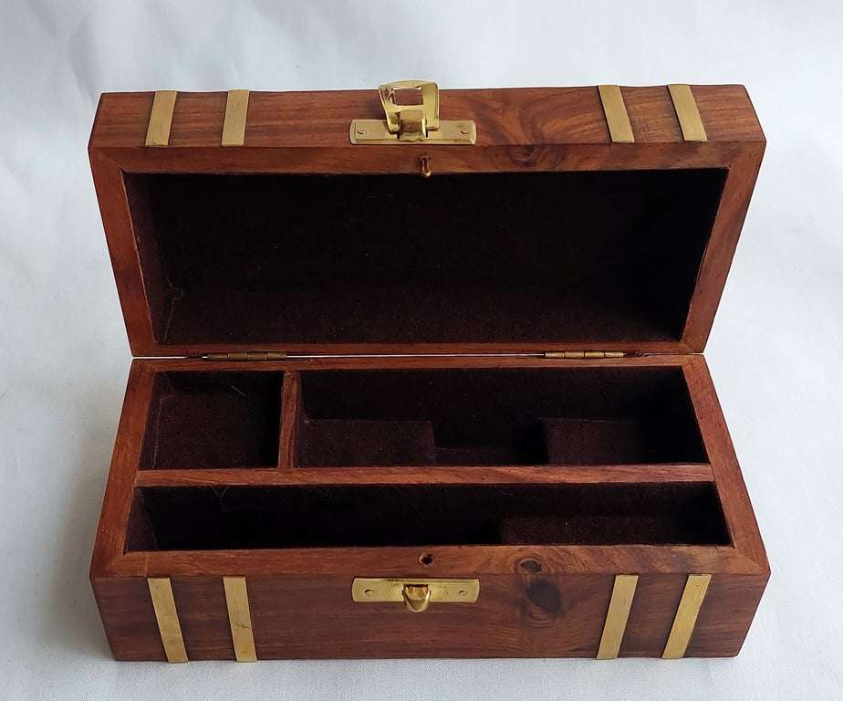 Decorative Nautical Set - Brass telescope, magnifying glass and compass in a wooden treasure chest