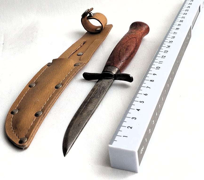 Collectable - Vintage Frosts Mora Knife in a leather sheath - Made in Sweden