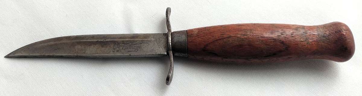 Collectable - Vintage Frosts Mora Knife in a leather sheath - Made in Sweden